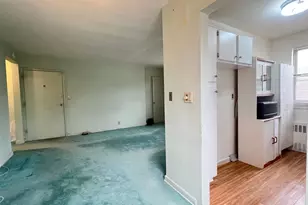 196-17 73rd Ave, Fresh Meadows, NY 11365 - Photo 5