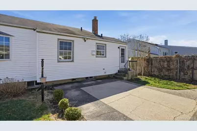 199 N Delaware Avenue, Massapequa, NY 11758 - Photo 33