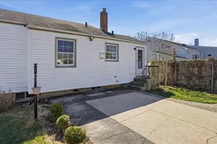 199 N Delaware Ave, Massapequa, NY 11758 - Photo 33