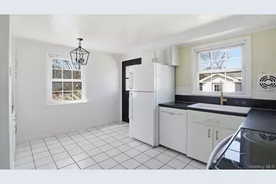 199 N Delaware Avenue, Massapequa, NY 11758 - Photo 11