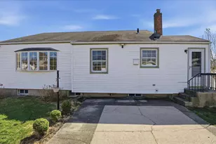 199 N Delaware Ave, Massapequa, NY 11758 - Photo 35