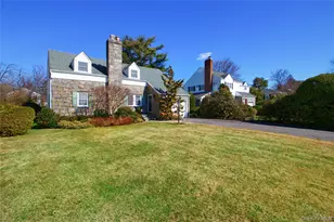 139 Garden St, Garden City, NY 11530 - Photo 3