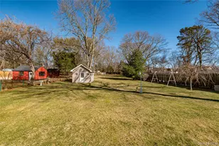 869 Udall Rd, West Islip, NY 11795 - Photo 15