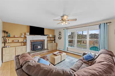 107A Ocean Avenue, Center Moriches, NY 11934 - Photo 15