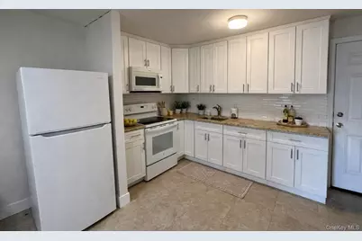 110 Jericho Turnpike #3, Mineola, NY 11501 - Photo 3