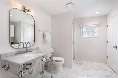 8 Landsend Lane, Southampton, NY 11968 - Photo 15