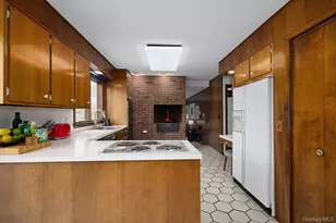 42 Thornwood Dr, Poughkeepsie, NY 12603 - Photo 19