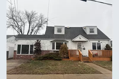 58 Roosevelt Place, Island Park, NY 11558 - Photo 1