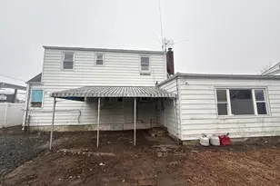 58 Roosevelt Pl, Island Park, NY 11558 - Photo 15