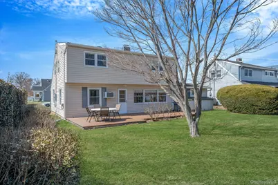 7 Woodpecker Lane, Levittown, NY 11756 - Photo 31