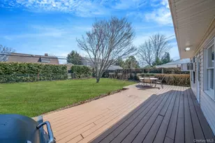 7 Woodpecker Ln, Levittown, NY 11756 - Photo 27