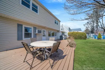 7 Woodpecker Lane, Levittown, NY 11756 - Photo 27