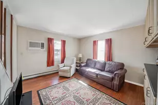 7 Woodpecker Ln, Levittown, NY 11756 - Photo 11