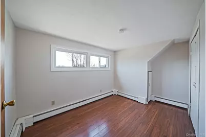 7 Woodpecker Lane, Levittown, NY 11756 - Photo 15