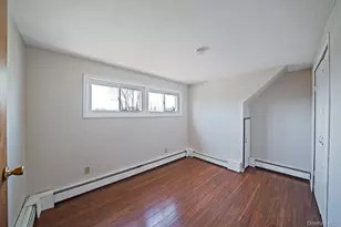 7 Woodpecker Ln, Levittown, NY 11756 - Photo 15