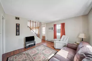 7 Woodpecker Ln, Levittown, NY 11756 - Photo 11