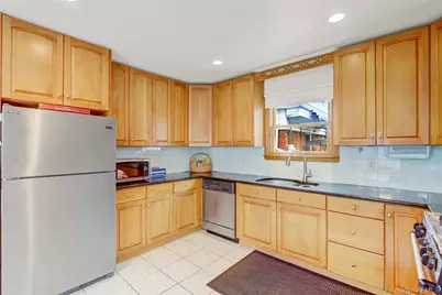 892 Bryant Avenue, New Hyde Park, NY 11040 - Photo 13