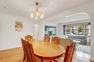 892 Bryant Ave, New Hyde Park, NY 11040 - Photo 11