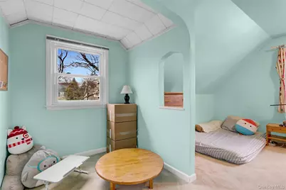 892 Bryant Avenue, New Hyde Park, NY 11040 - Photo 19