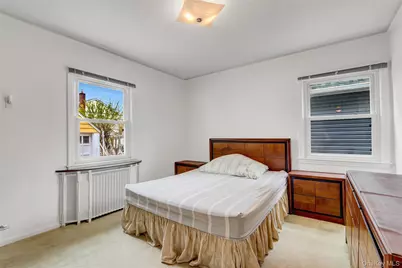 892 Bryant Avenue, New Hyde Park, NY 11040 - Photo 7