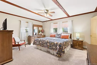 7 Montgomery Lane, Bay Shore, NY 11706 - Photo 13