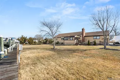 7 Montgomery Lane, Bay Shore, NY 11706 - Photo 23