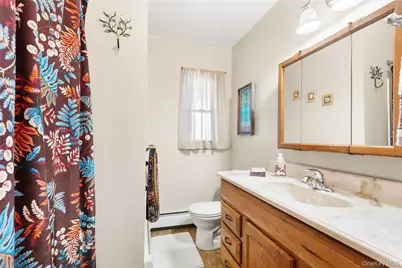 7 Montgomery Lane, Bay Shore, NY 11706 - Photo 17