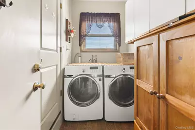 7 Montgomery Lane, Bay Shore, NY 11706 - Photo 21