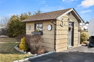 7 Montgomery Ln, Bay Shore, NY 11706 - Photo 3