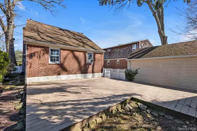 81 Stuart Street, Lynbrook, NY 11563 - Photo 21