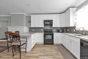 700 Partridge Ave, West Hempstead, NY 11552 - Photo 17