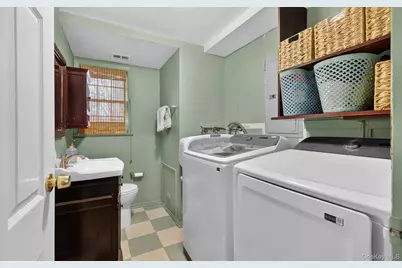 372 Clay Pitts Road, East Northport, NY 11731 - Photo 25