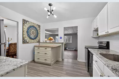 372 Clay Pitts Road, East Northport, NY 11731 - Photo 11