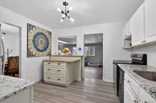 372 Clay Pitts Rd, East Northport, NY 11731 - Photo 11