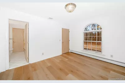 263 N Country Road, Smithtown, NY 11787 - Photo 23