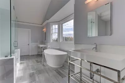 100 Awixa Avenue, Bay Shore, NY 11706 - Photo 9