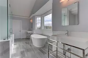 100 Awixa Ave, Bay Shore, NY 11706 - Photo 9