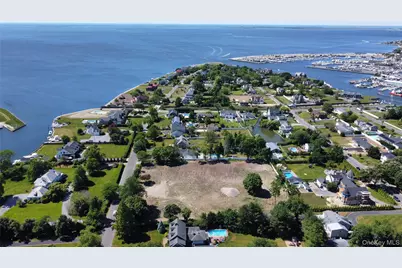100 Awixa Avenue, Bay Shore, NY 11706 - Photo 11
