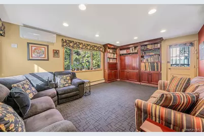 85-26 Palo Alto Street, Hollis, NY 11423 - Photo 9