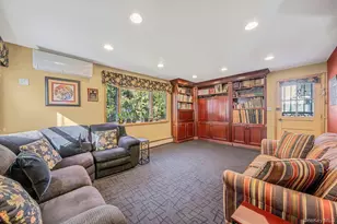 85-26 Palo Alto St, Hollis, NY 11423 - Photo 9