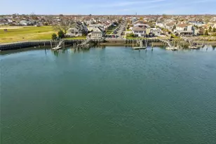 255 Delaware Ave, Island Park, NY 11558 - Photo 29