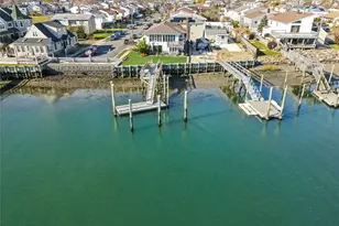 255 Delaware Ave, Island Park, NY 11558 - Photo 23