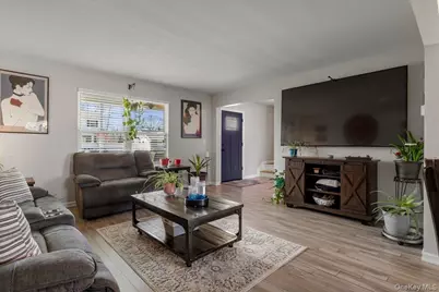 15 Loughlin Drive, Shirley, NY 11967 - Photo 9