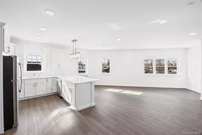 227 4th Avenue #307F, Bay Shore, NY 11706 - Photo 3