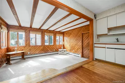 124 Greystone Road, Rockville Centre, NY 11570 - Photo 11