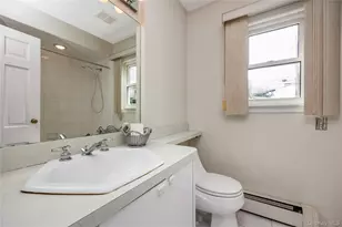 124 Greystone Rd, Rockville Centre, NY 11570 - Photo 13