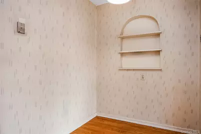 124 Greystone Road, Rockville Centre, NY 11570 - Photo 9