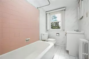 124 Greystone Rd, Rockville Centre, NY 11570 - Photo 19