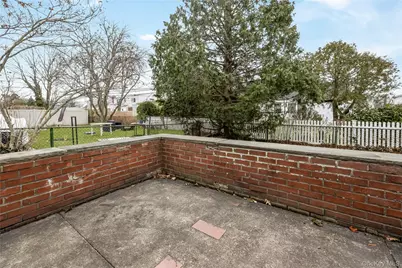 124 Greystone Road, Rockville Centre, NY 11570 - Photo 23