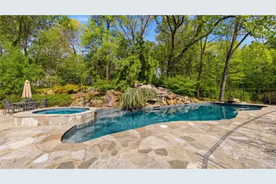 33 Greenbriar Drive, Chappaqua, NY 10514 - Photo 3